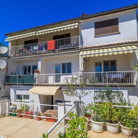 App Marta 100 M From The Sea In Part Of Apartamento