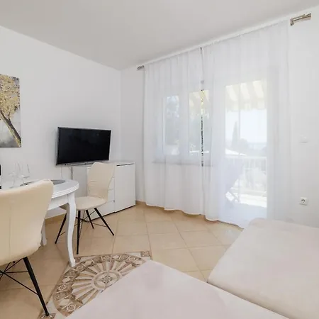 App Marta 100 M From The Sea In Part Of Apartment Crikvenica