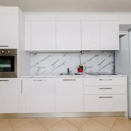 Apartment App Marta 100 M From The Sea In Part Of *