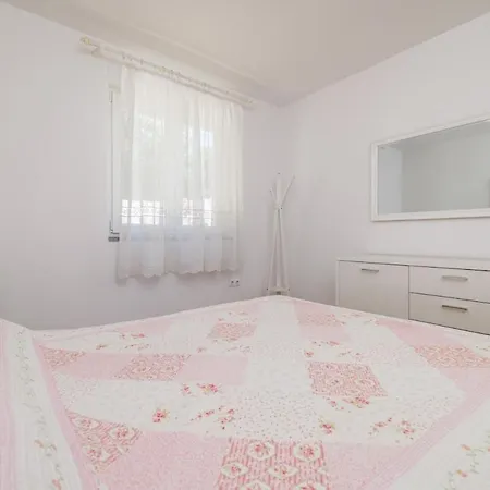 App Marta 100 M From The Sea In Part Of Apartment Crikvenica